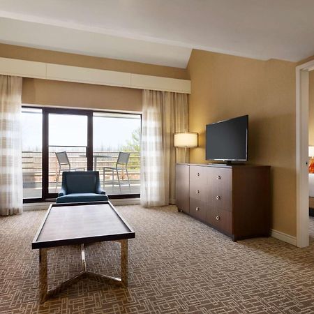 Hilton Boston Dedham Hotel Buitenkant foto