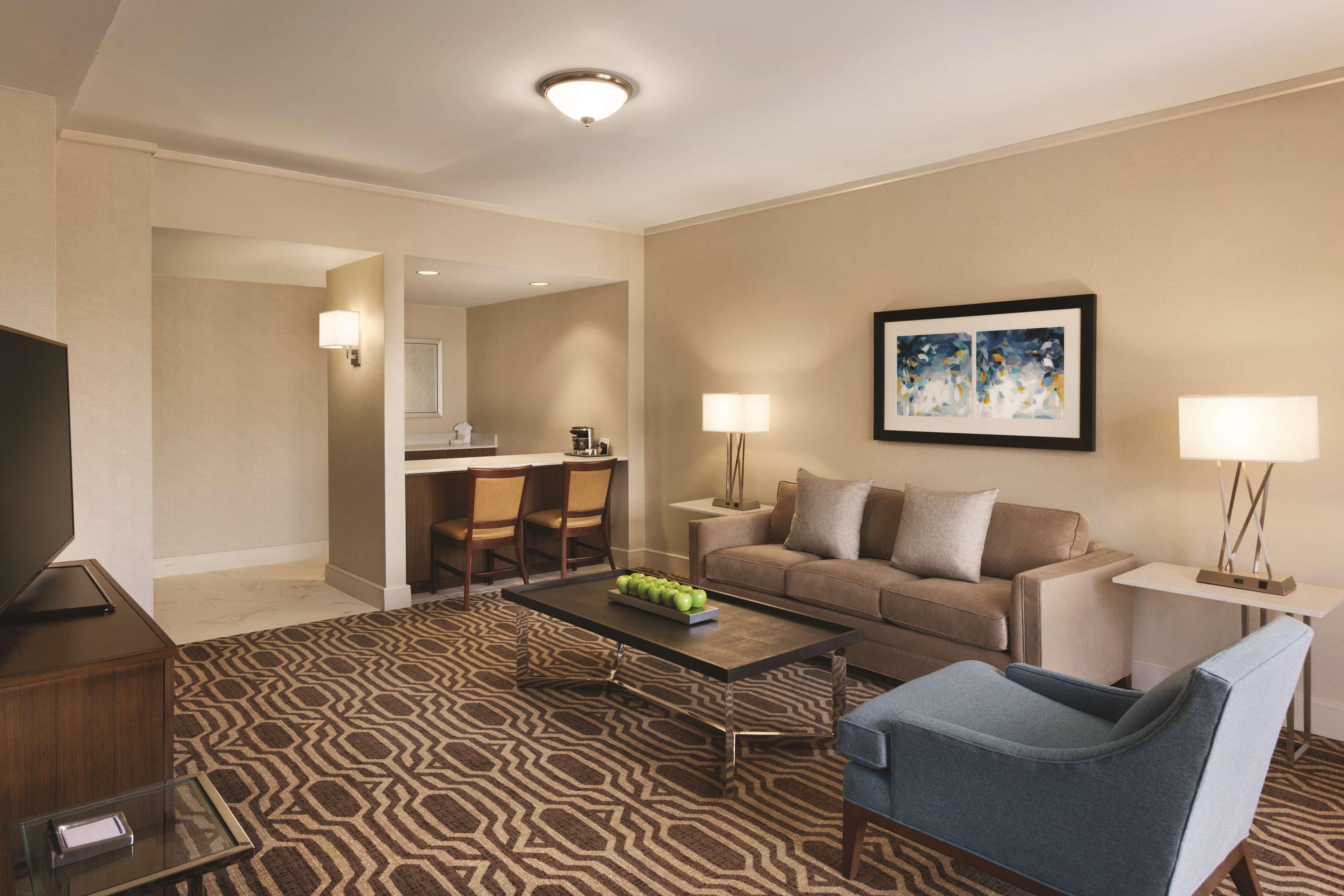 Hilton Boston Dedham Hotel Buitenkant foto